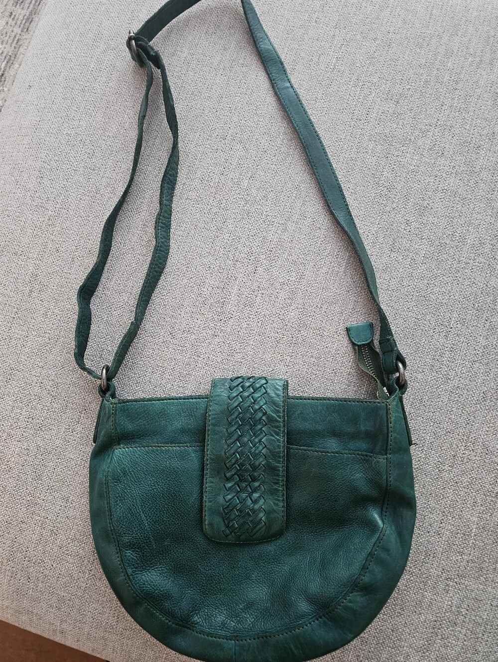Vilenca Holland Green Leather Saddle Crossbody Bag